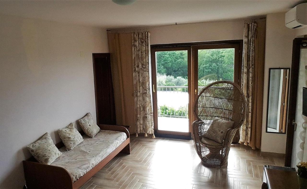 Villa Marianna 瓦斯托 外观 照片